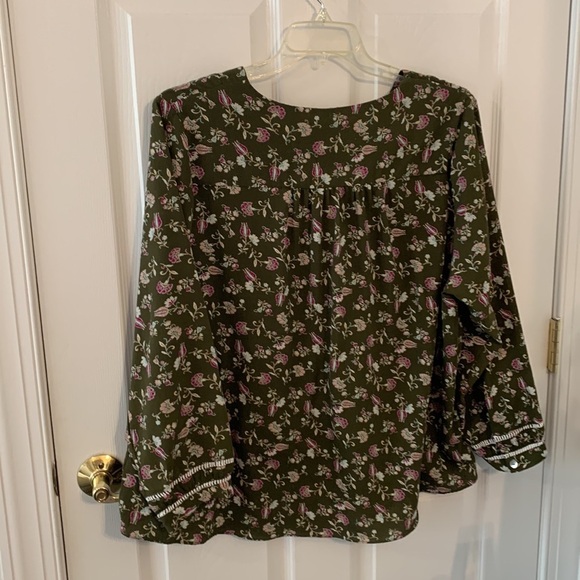 EUC Maybelle dark green/pink/white floral blouse women’s Plus size 2X - Picture 5 of 5
